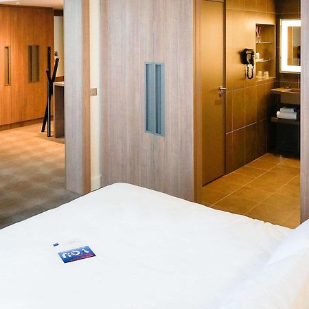 Novotel Saclay Exteriör bild
