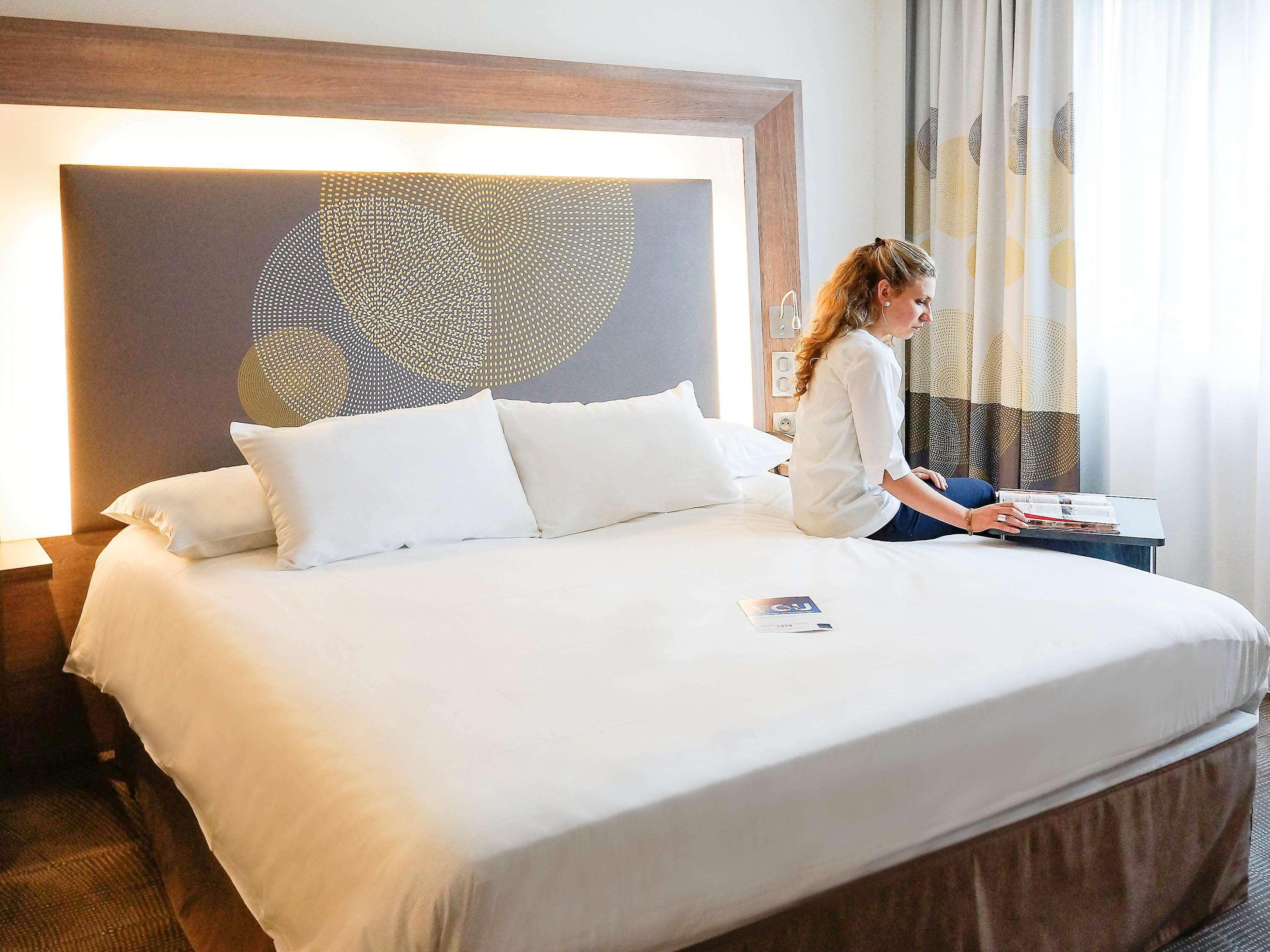 Novotel Saclay Exteriör bild