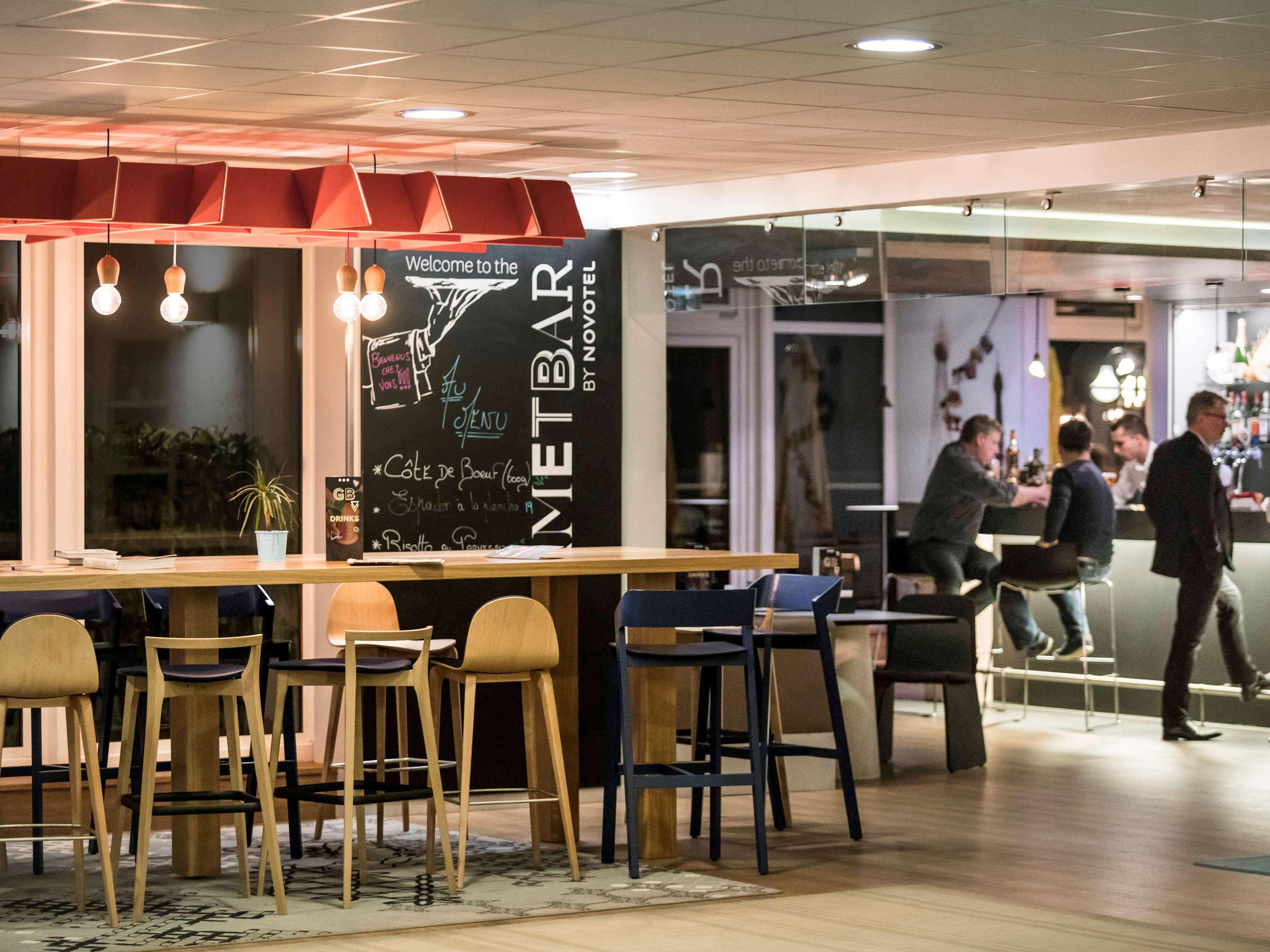 Novotel Saclay Exteriör bild