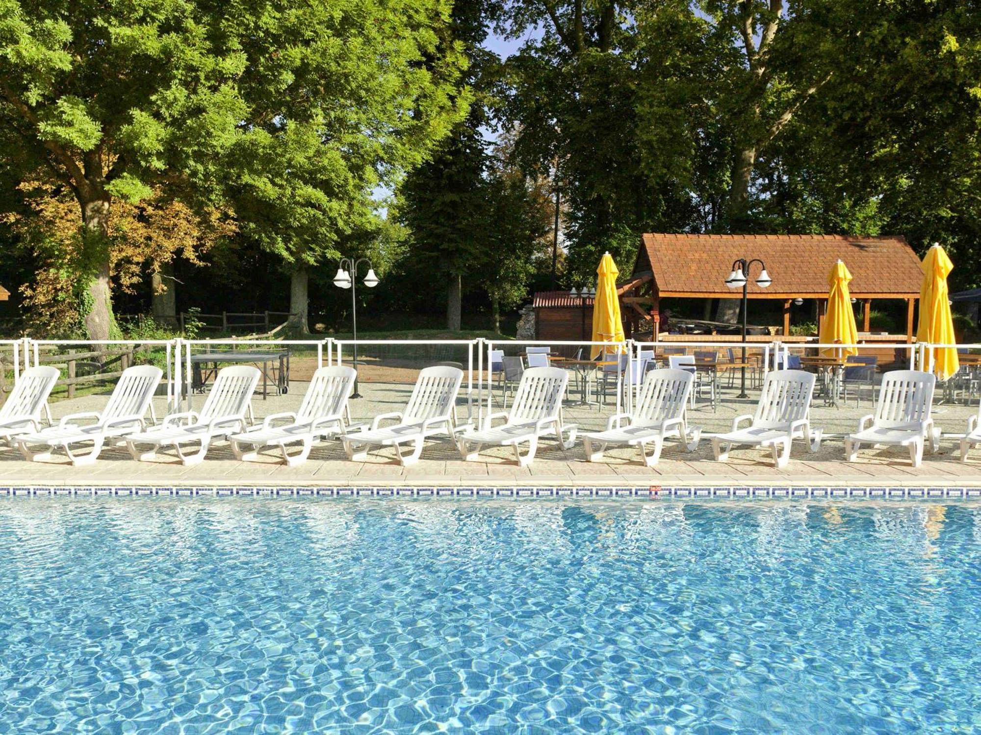 Novotel Saclay Exteriör bild