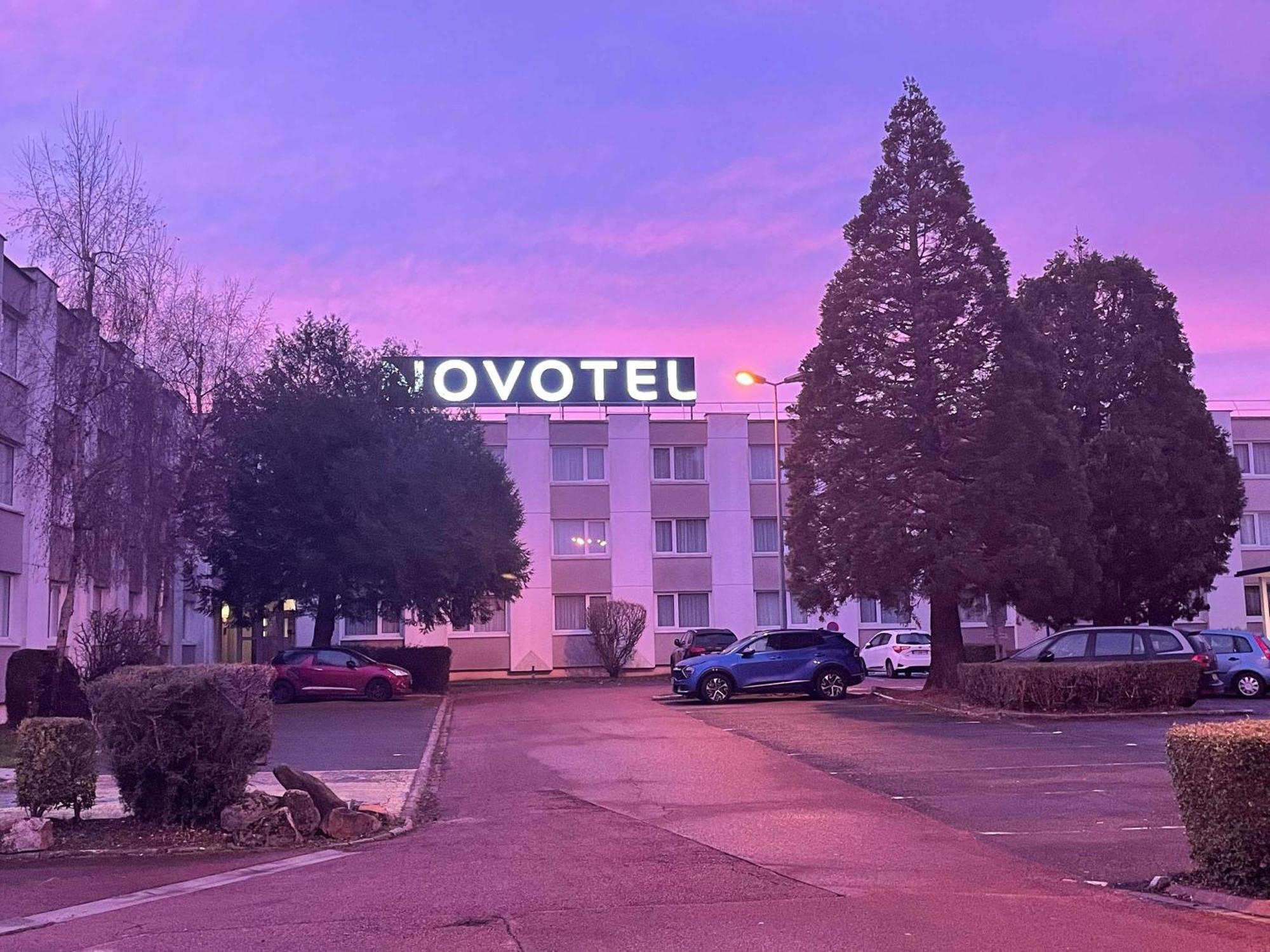 Novotel Saclay Exteriör bild